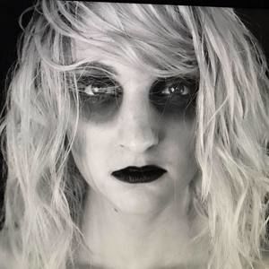 Meet your Posher, Tia